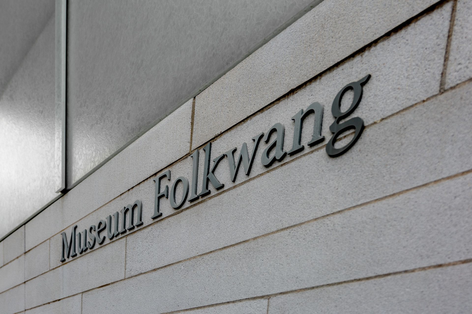 Tourismus NRW e.V., Schriftzug des Folkwang Museums in Essen