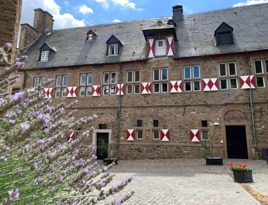 Broich Palace, courtyard with window front