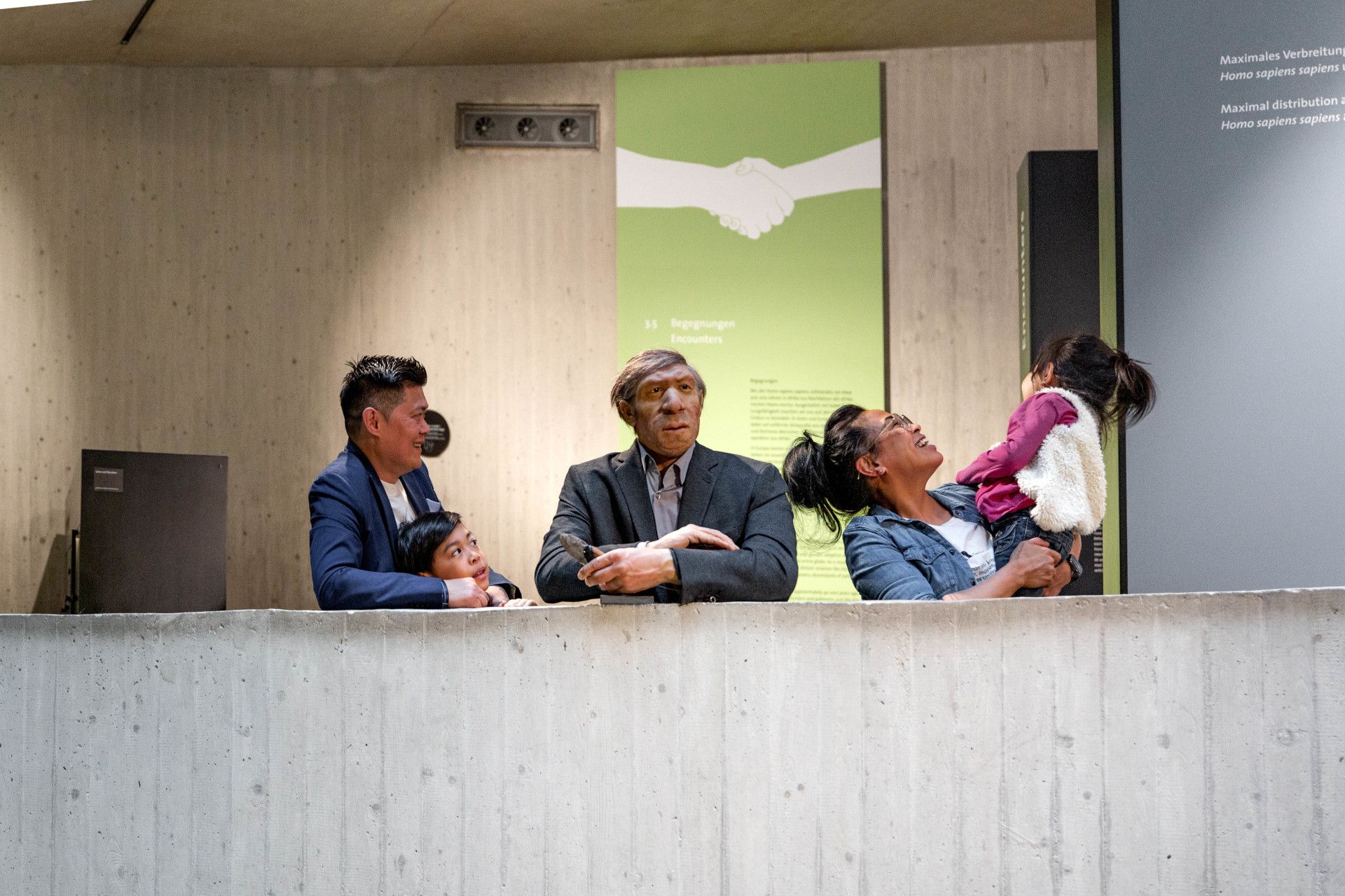 Visitors next to Neanderthals, Neanderthal Museum