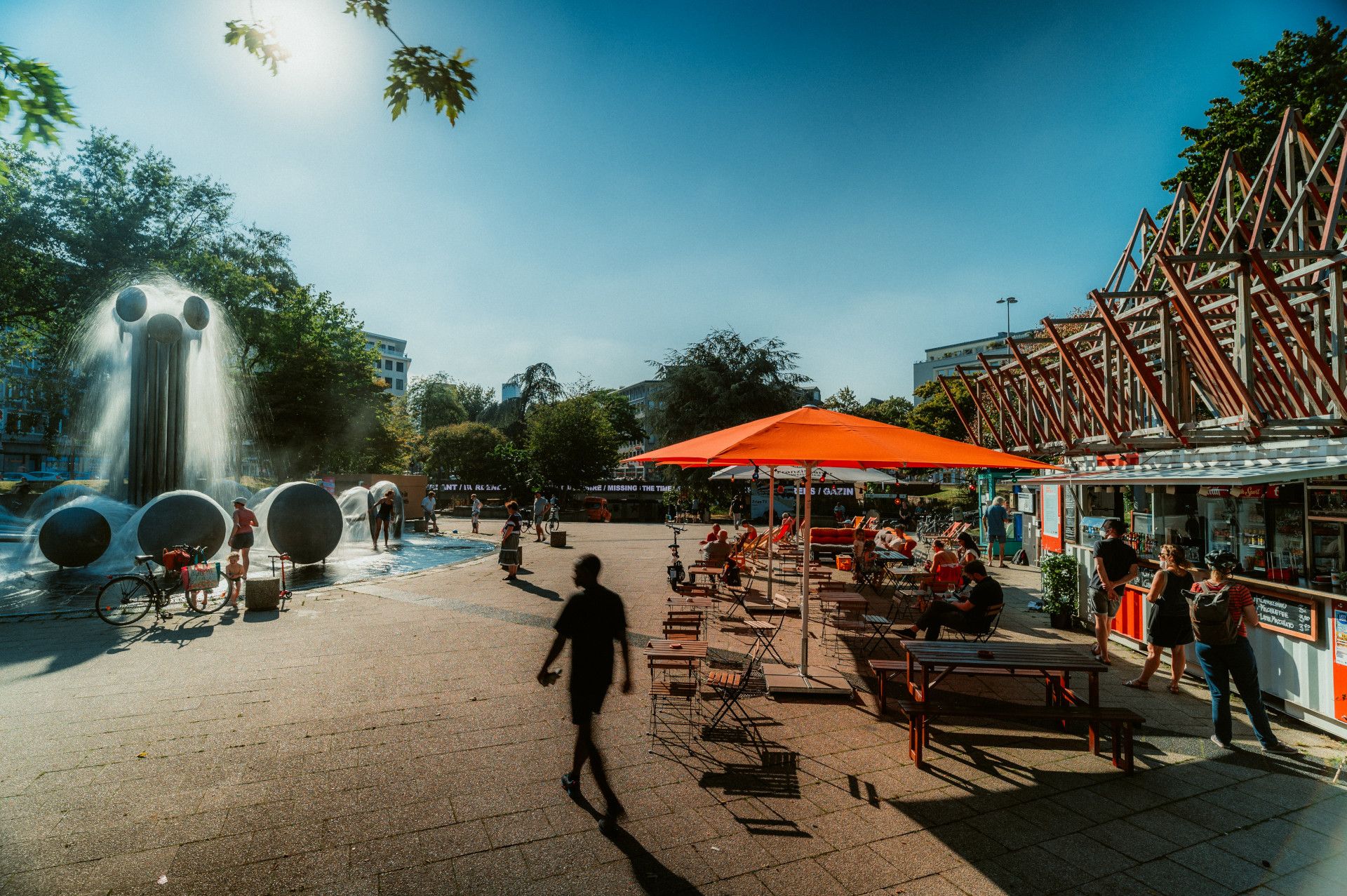 Köln Ebertplatz Brunnenplastik mit Sitzgelegenheiten