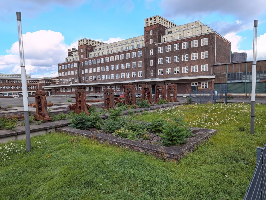 Industrial designer and architect Peter Behrens designed today's central depot of the LVR Industrial Museum in 1920