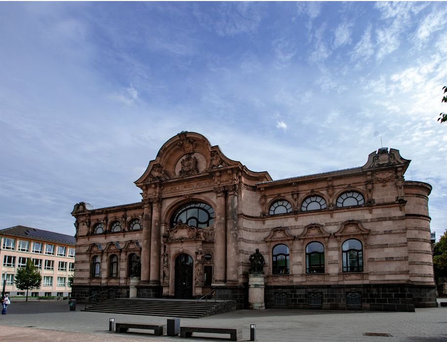 The museum was opened in 1905 in memory of the industrialist Leopold Hoesch