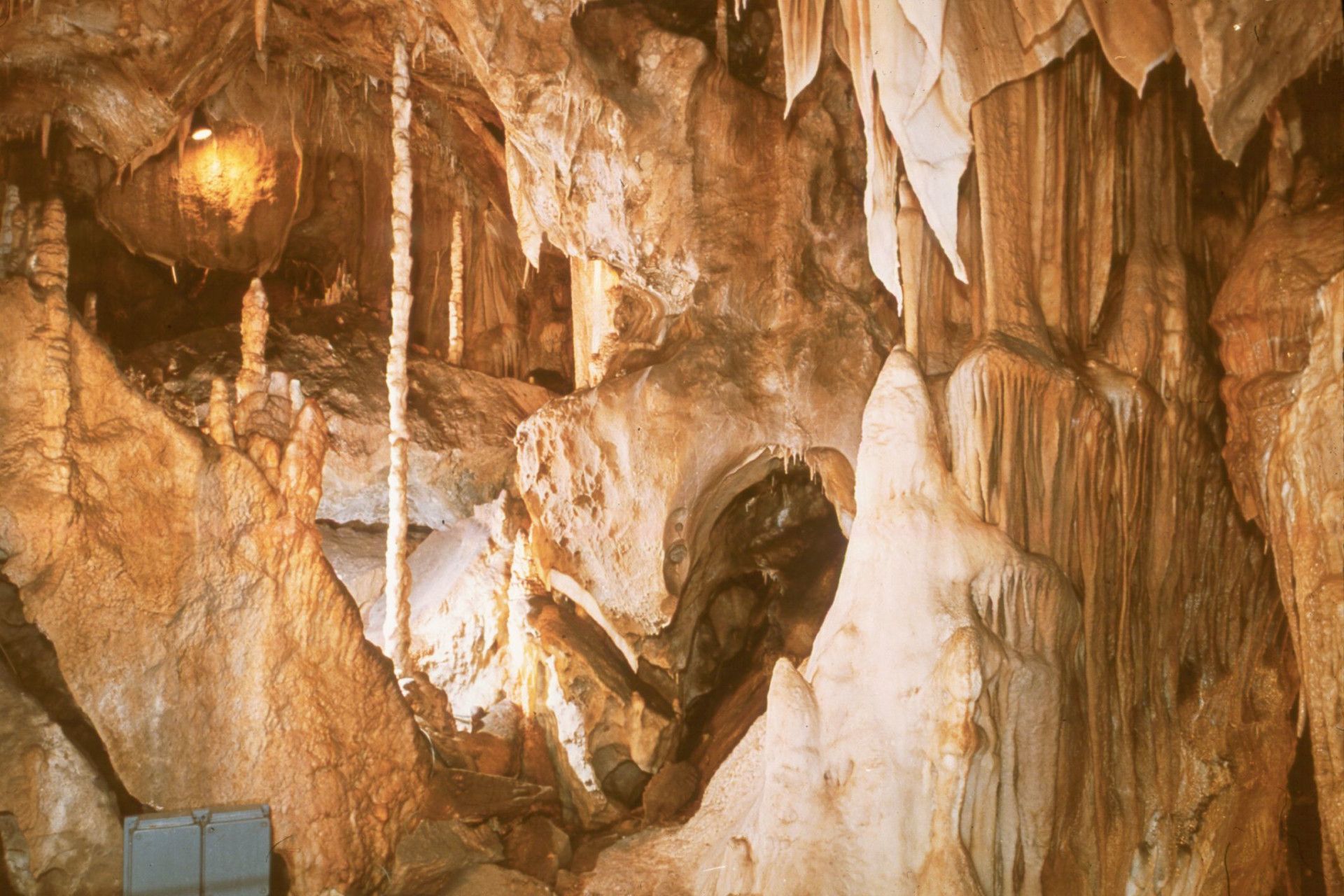 Attendorner Tropfsteinhöhle, Rock formations in Attahöhle cave in Attendorn