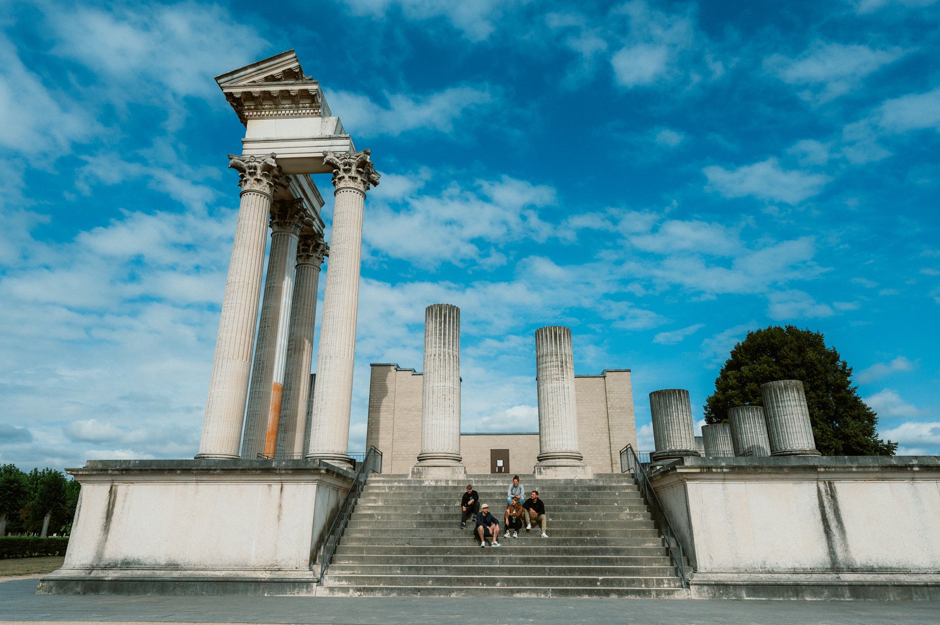 APX harbour temple group on stairs in Xanten