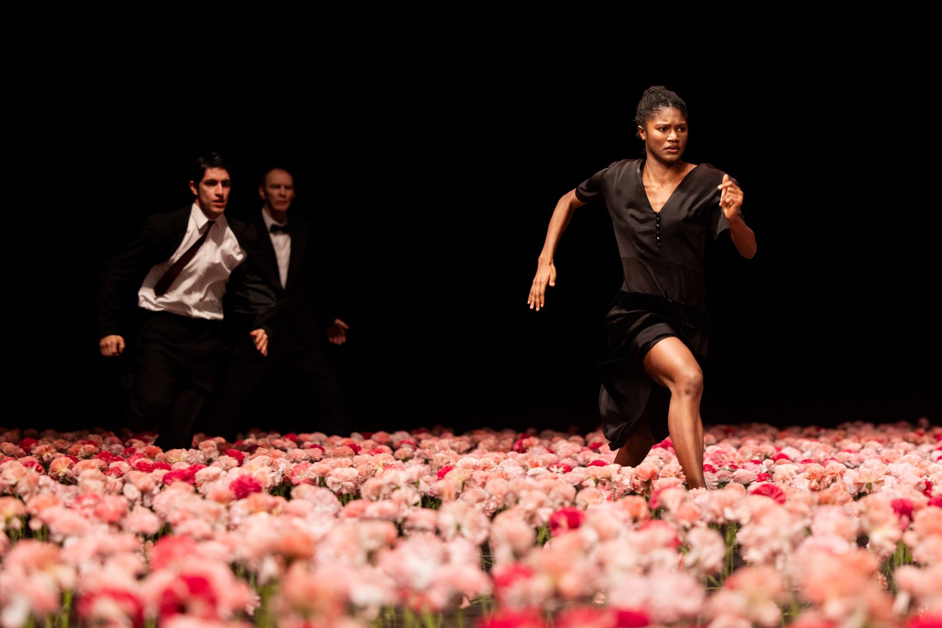 Nelken - A piece by Pina Bausch, Luciény Kaabral, Alexander Lopéz Guerra, Andrey Berezin