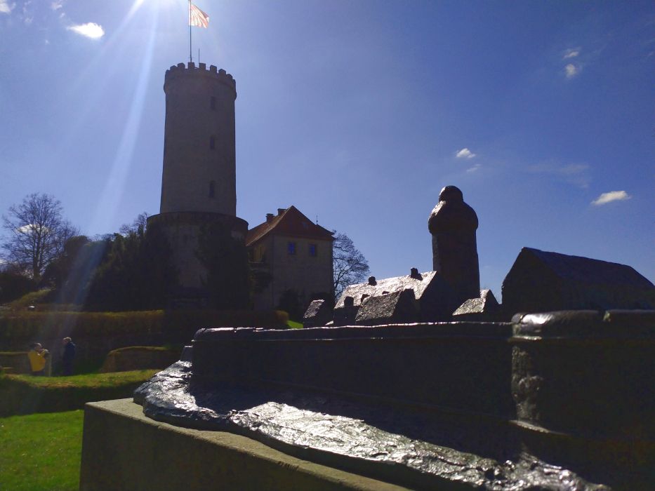 A model of Sparrenburg Castle suggests a comparison between past and present