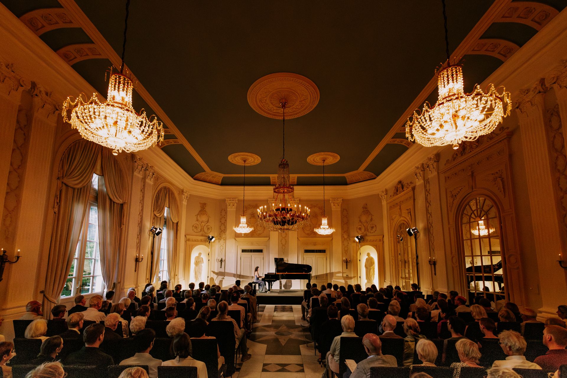 The Beethoven Hall in the Ballhaus La Redoute is used for special Beethovenfest events. It offers a unique atmosphere