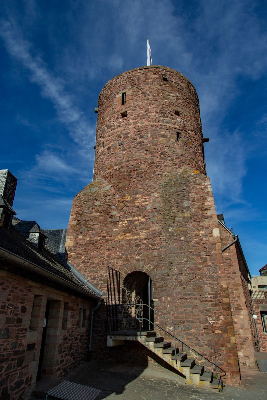 The Heimbach Art Academy is housed in one of the oldest buildings in the Eifel, Hengebach Castle