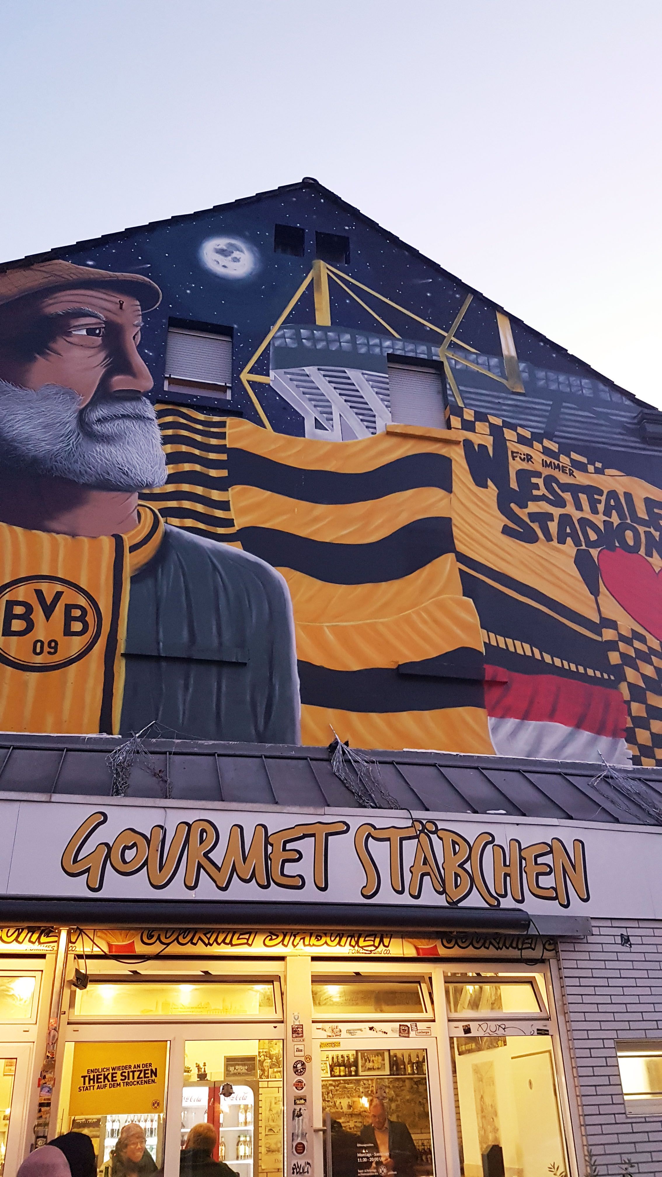 Tourismus NRW e.V., Mural an Pommesbude "Gourmet Stäbchen" in Dortmund