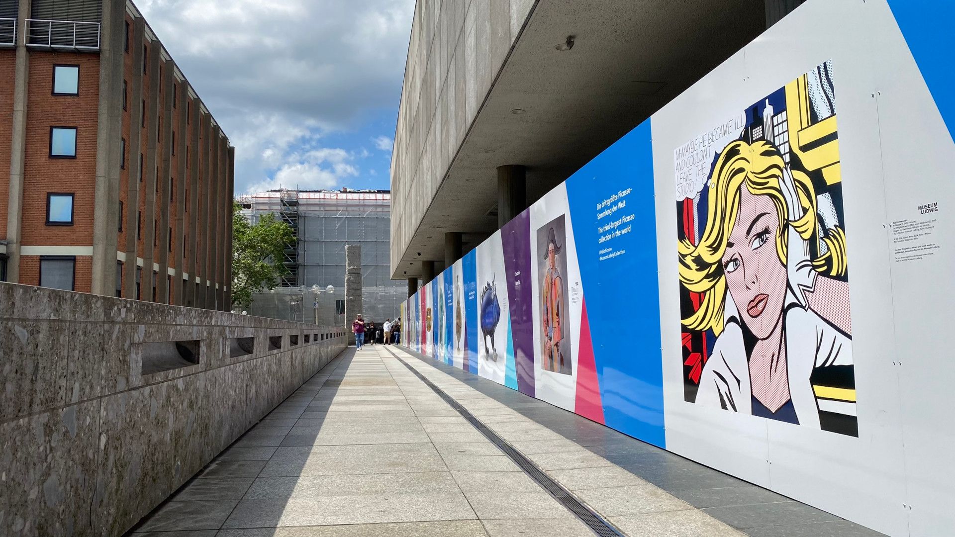 Tourismus NRW e.V., Jens Nieweg, Passage neben dem Museum Ludwig in Köln