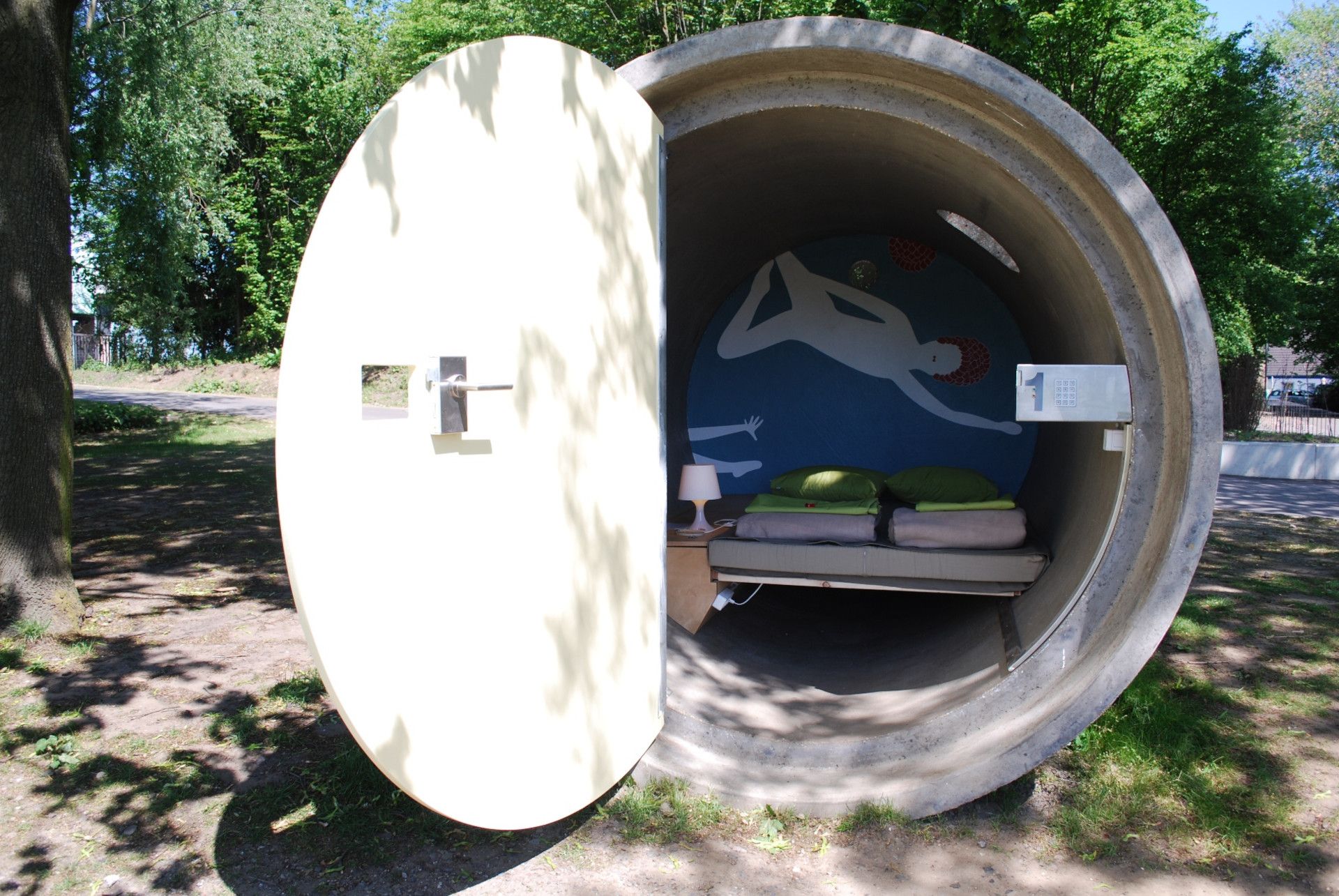 A sewage pipe converted into a hotel room, Parkhotel Bottrop