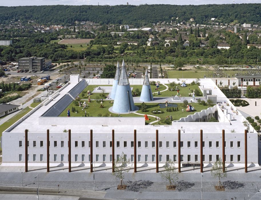 The roof of the Bundeskunsthalle is accessible