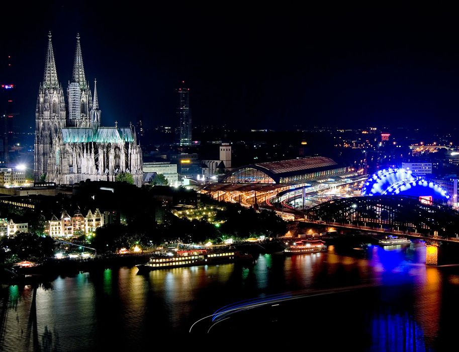 Cologne Cathedral shines in all its glory at night