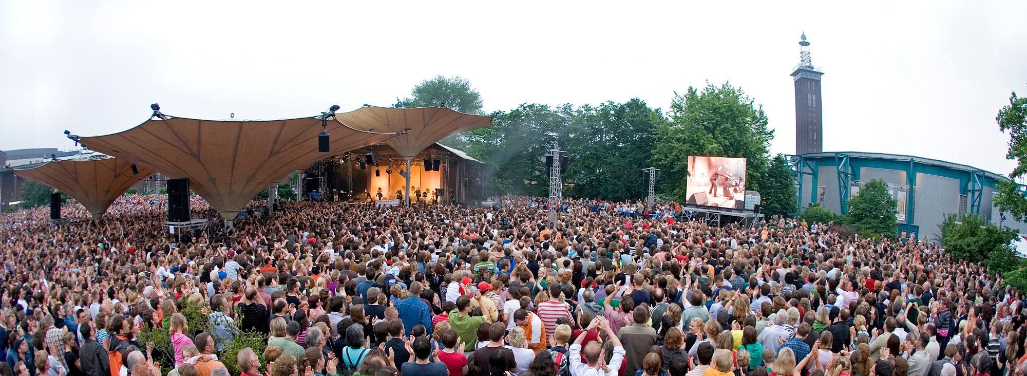 Tanzbrunnen ground