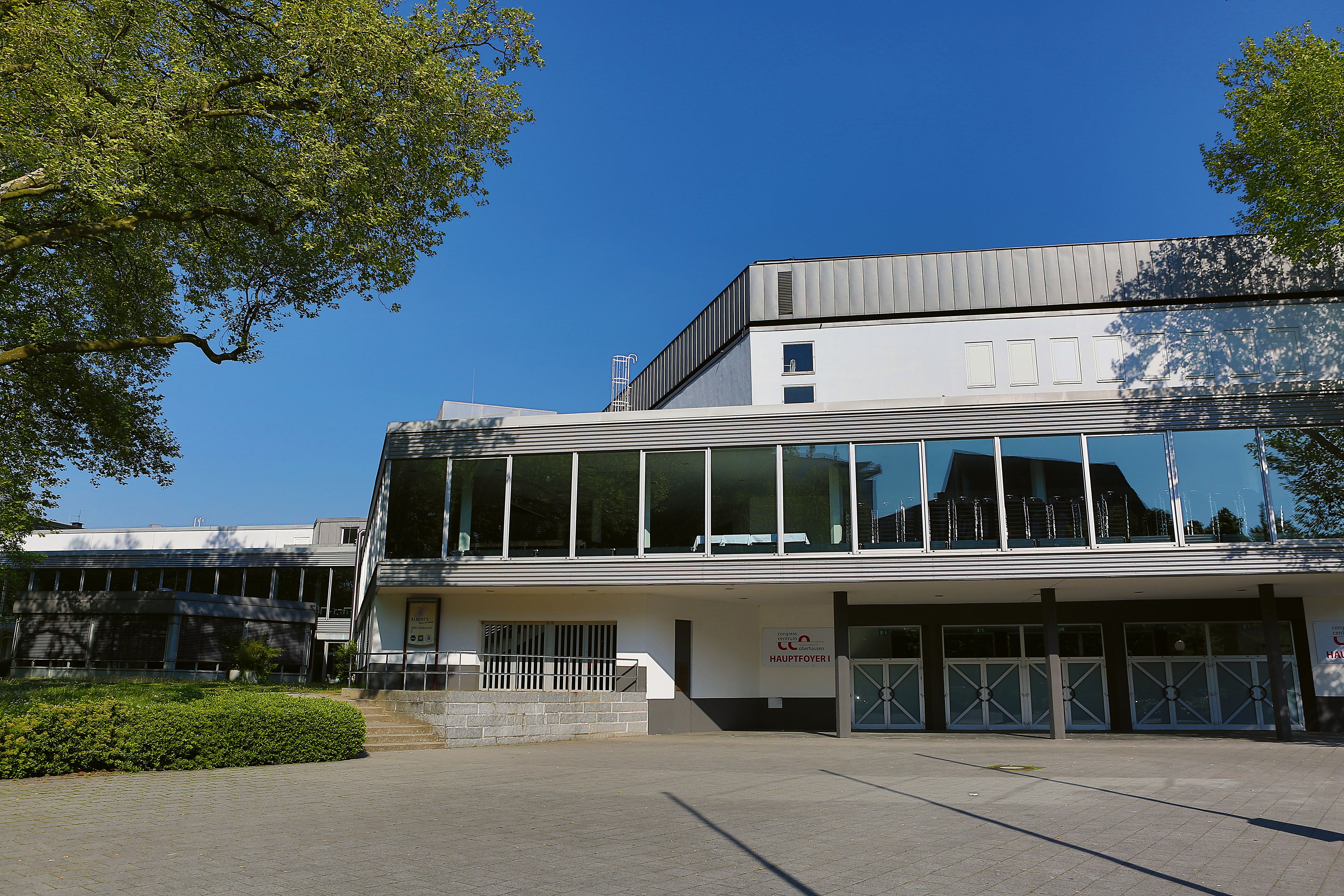 Luise Albertz Hall main entrance outside