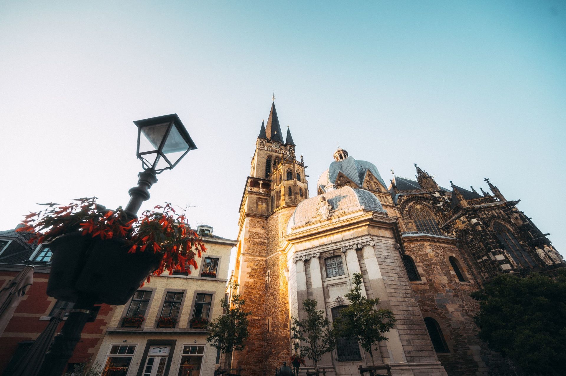 Johannes Höhn, Tourismus NRW e.V., Aachener Dom im Sonnenlicht