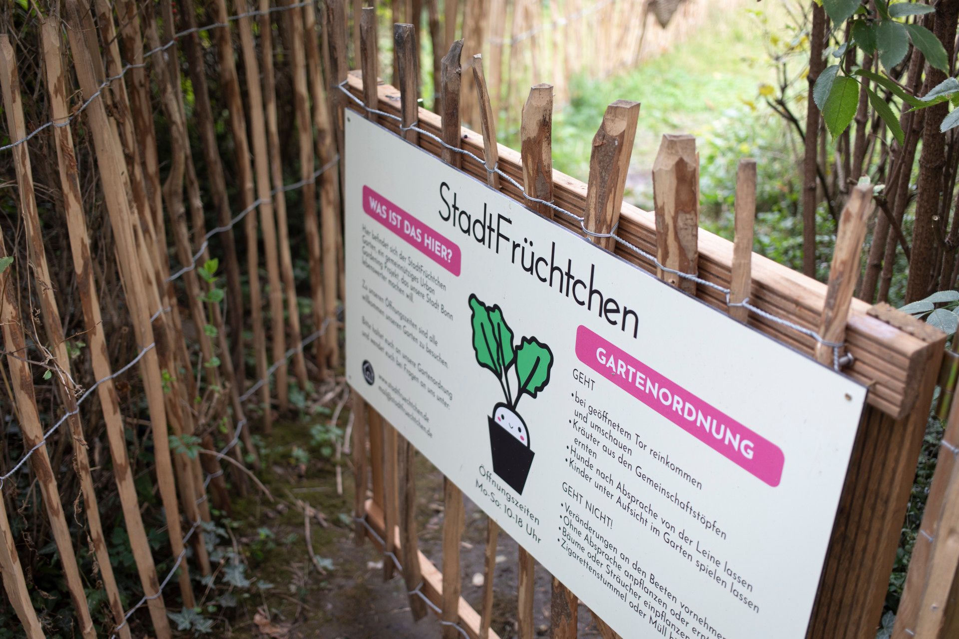 Schild Stadtgarten Stadtfrüchtchen, Bonn