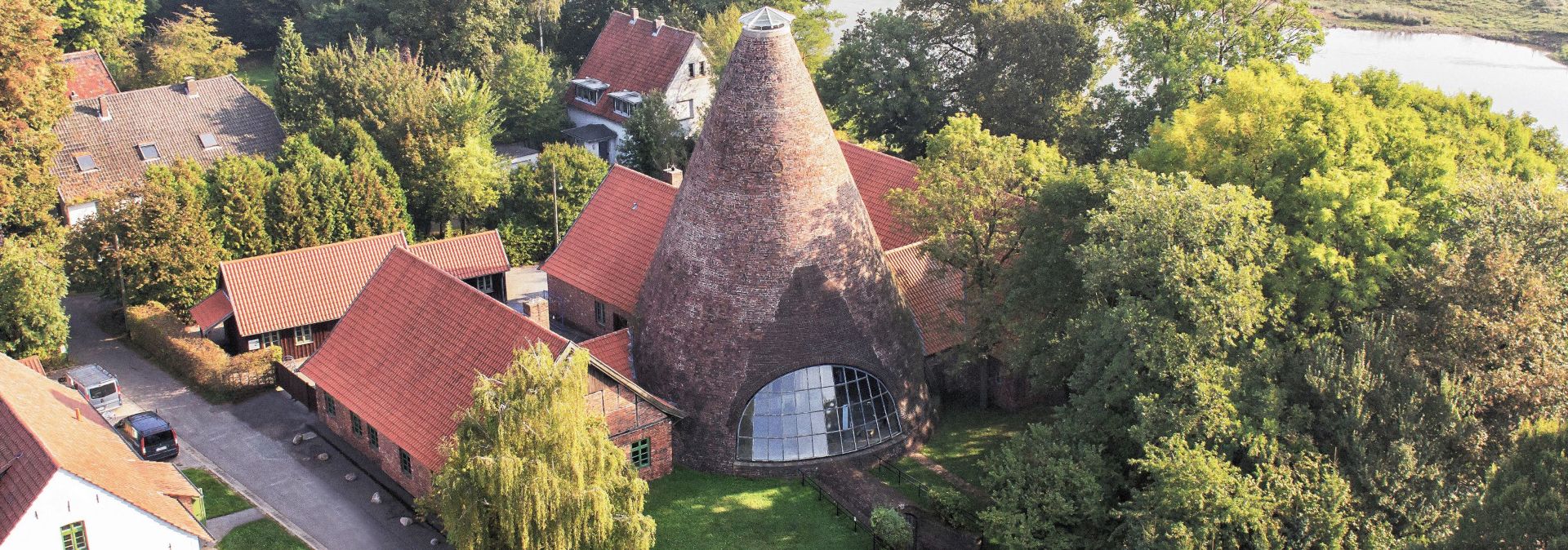 The glassworks tower from 1826 is Gernheim's landmark