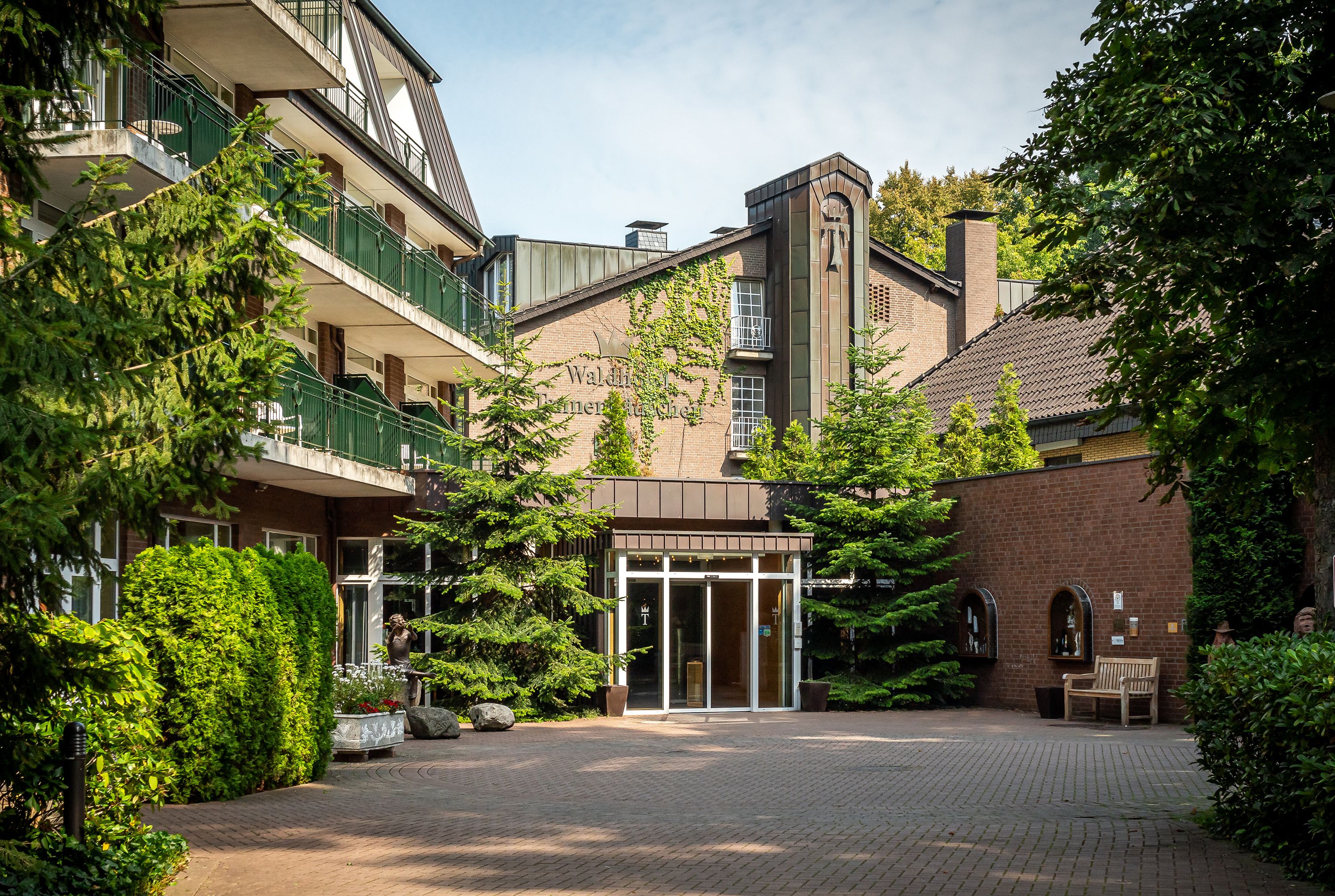 Waldhotel Tannenhäuschen - Outside view