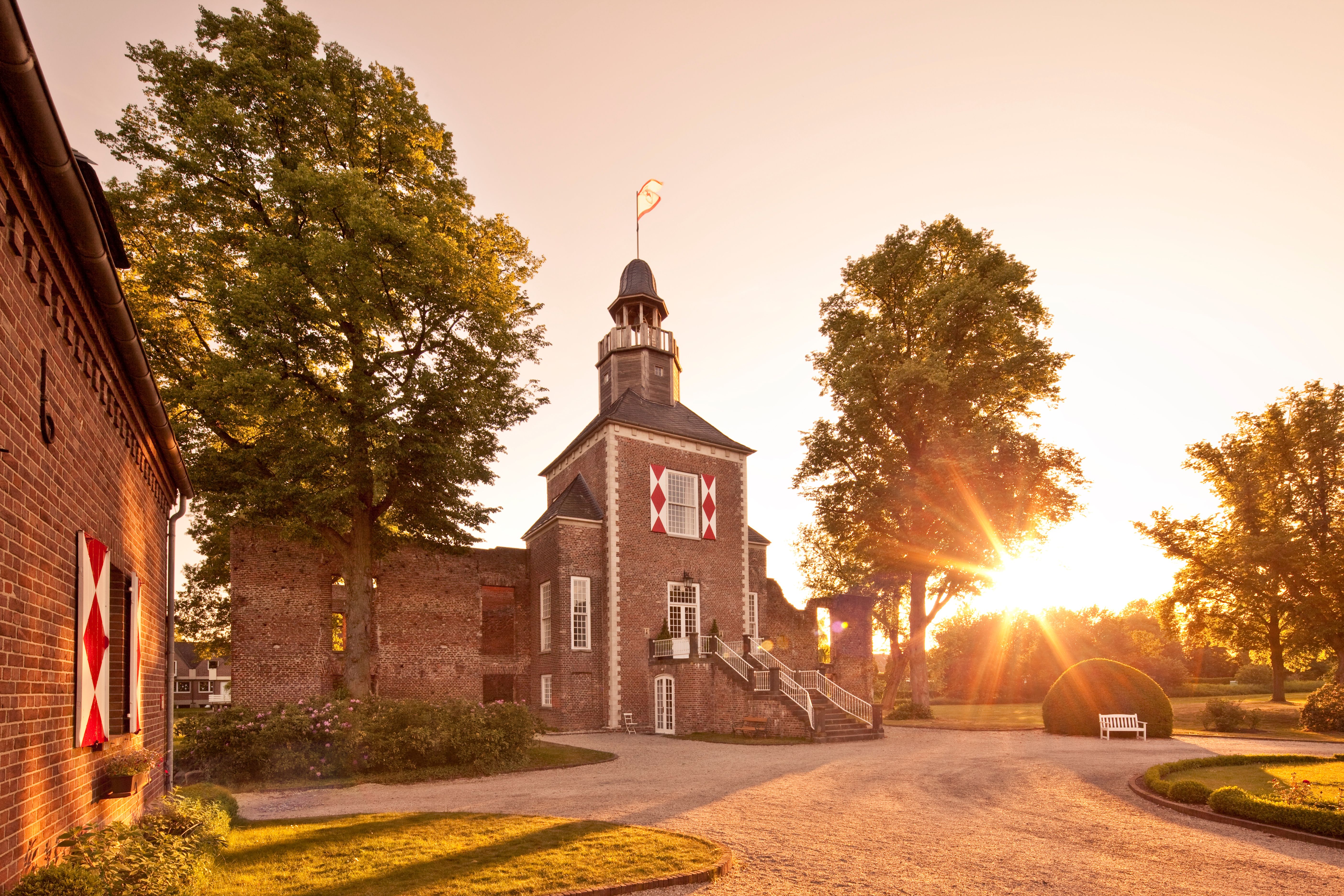 Castle Hertefeld Sundown