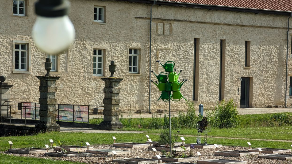 The sculpture Flurbereinigung by Catharina and Dietmar Wagner dates from 2024