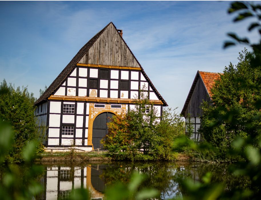 The LWL open-air museum in Detmold is one of the largest open-air museums in Germany. It comprises 120 historic buildings, some of which are half-timbered gems