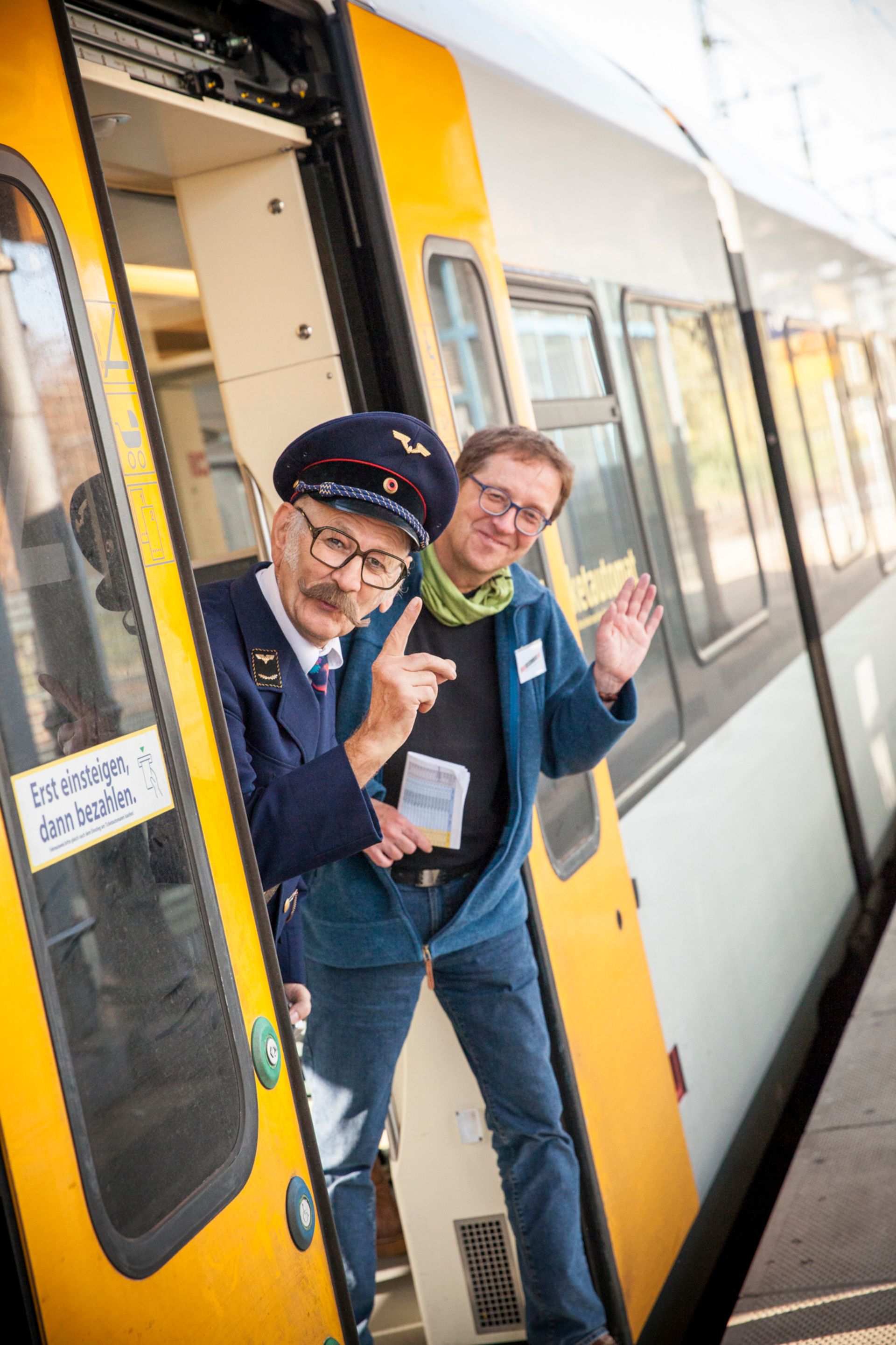 In the Hellweg Crime Express, the conductors are part of the cast