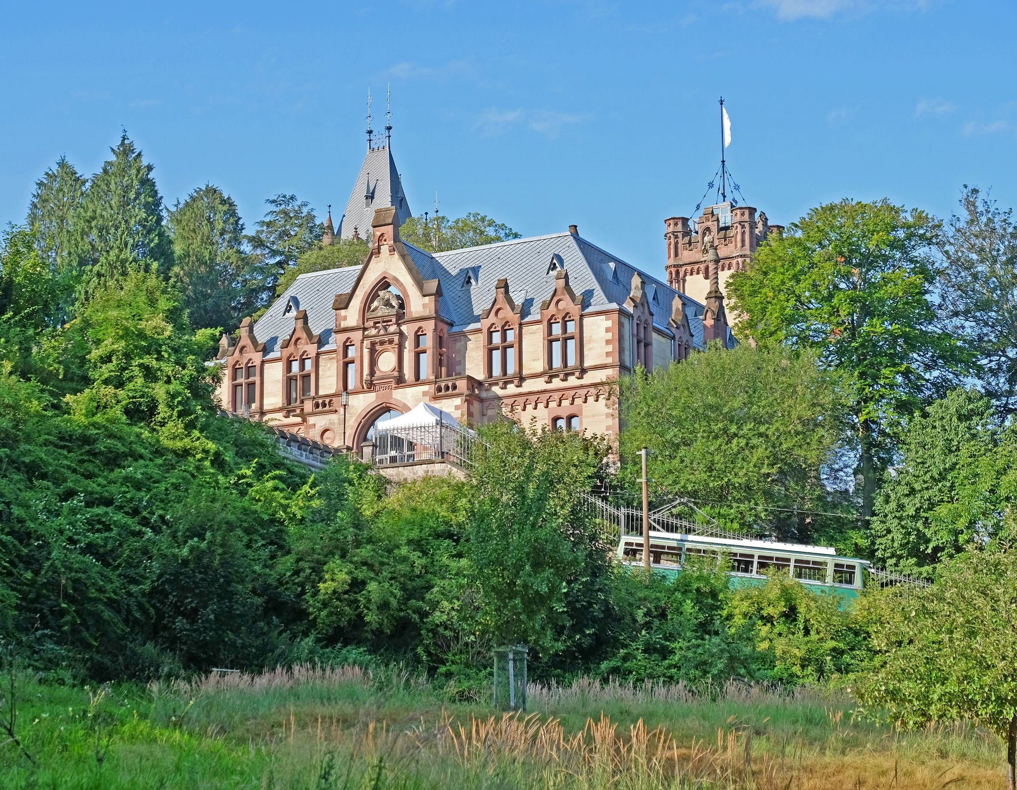 Drachenfelsbahn with Drachenburg Castle