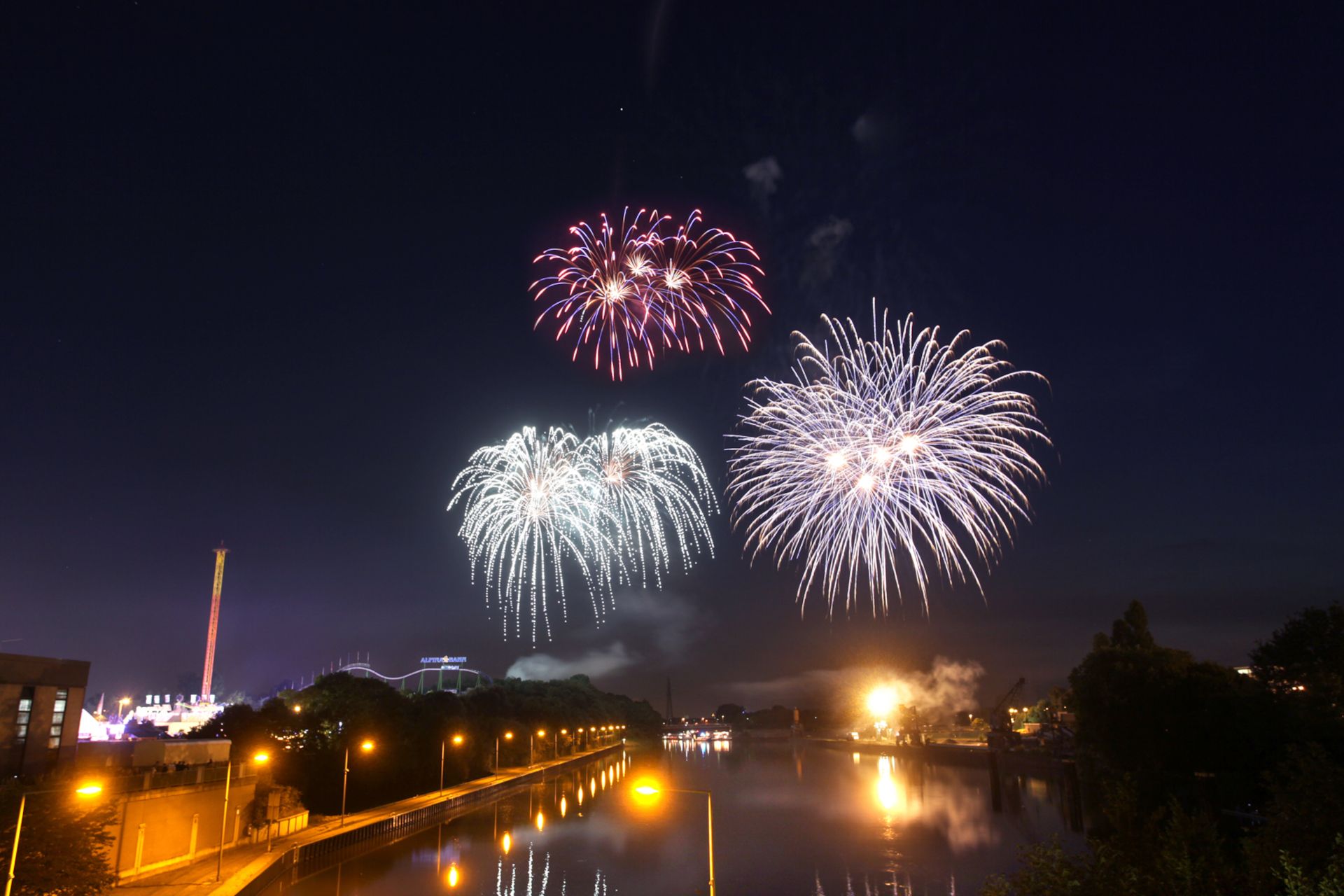 The Cranger Kirmes in Herne ends with a spectacular fireworks display